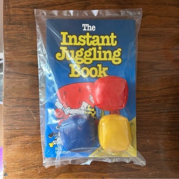 The Instant Juggling Book & Three Juggling Balls, Easy Beginner Instruct… - Picture 1 of 2